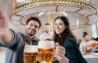 Világszínvonalú látogatói élményközpontot nyit a Pilsner Urquell Prágában Pilsner Urquell Prága központ