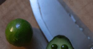 10 életváltoztató konyhai trükk, amit csak a profi séfek ismernek! Lime, avocado, knife, in the kitchen and smile gordon ramsí