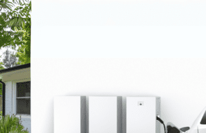 Pénzt termel a napelemes háztartásoknak a dán cég energiatárolója