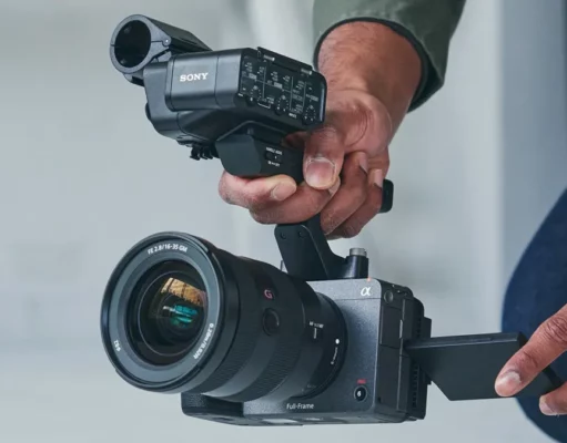 Ez a kamera lehet a YouTuberek új kedvence – kiszivárgott a Sony FX2