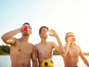 Nyári túlélőkalauz férfiaknak – kajával, folyadékkal, józan ésszel