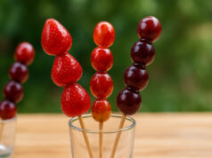 Tanghulu otthon – hogyan készítsd el magadnak az Instagramnépszerű, ropogós gyümölcspálcika őrületet