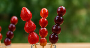 Tanghulu otthon – hogyan készítsd el magadnak az Instagramnépszerű, ropogós gyümölcspálcika őrületet