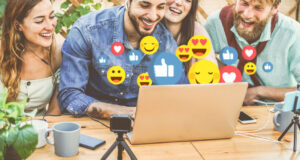 A Facebook most már a telefonod kamerájában is turkál – te meg még örülsz is neki