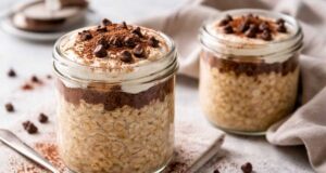 Tiramisu ízű krémes zabreggeli – kávés desszert reggelire, főzés nélkül