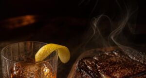 Bourbon koktél bélszín mellé: ez a páros egy steakházi séf szerint tényleg működik Bourbon koktél bélszín mellé: ez a páros egy steakházi séf szerint tényleg működik