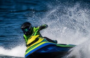 Sea-Doo Senna-emlék vízimotor: 350 lóerő Ayrton Senna tiszteletére Sea-Doo Senna-emlék vízimotor: 350 lóerő Ayrton Senna tiszteletére