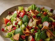 Fattoush saláta 20 perc alatt: a levantei klasszikus, ami mindig hűsít Fattoush saláta 20 perc alatt: a levantei klasszikus, ami mindig hűsít