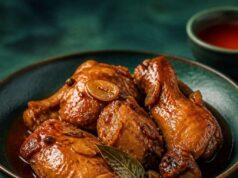 Filipino csirke adobo sós-savanyú szósszal Filipino csirke adobo sós-savanyú szósszal
