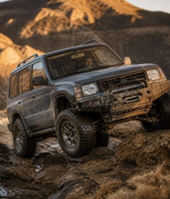 Új Mitsubishi Pajero: visszatért a valódi terepjáró Új Mitsubishi Pajero: visszatért a valódi terepjáró